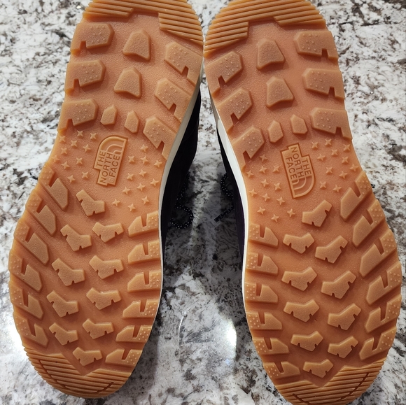 The North Face Women's Back-To-Berkeley Mid Waterproof Boot Size 8.5 M - Picture 2 of 7